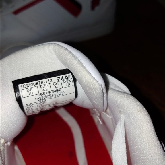 Fila 1cm00876-113 low top sneakers size 10. - Picture 9 of 10